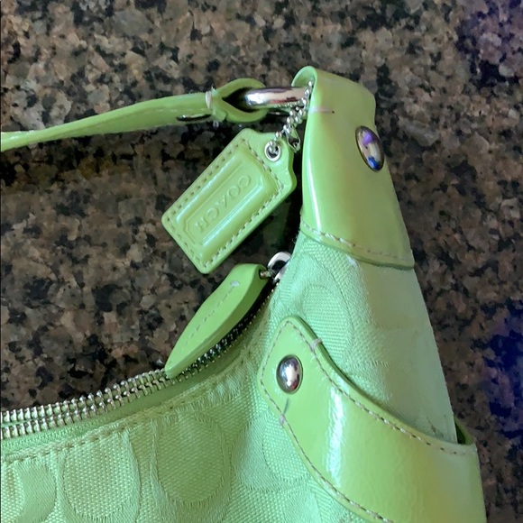 Great Coach purse, only used a few times. - Picture 4 of 6